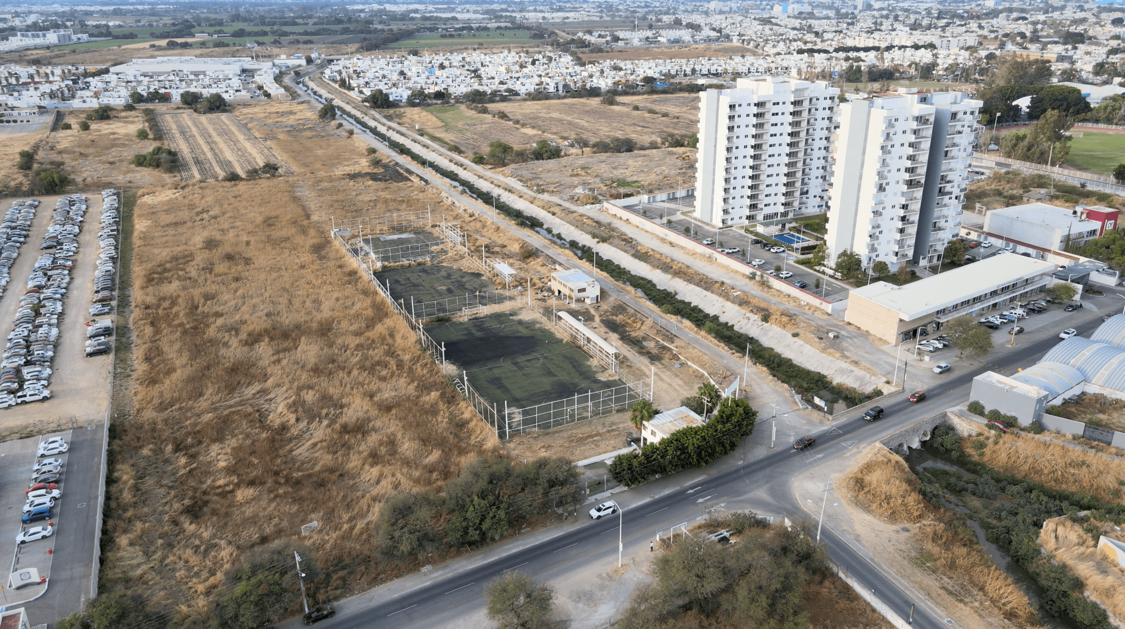 Terreno Macrolote Comercial en El Pueblito